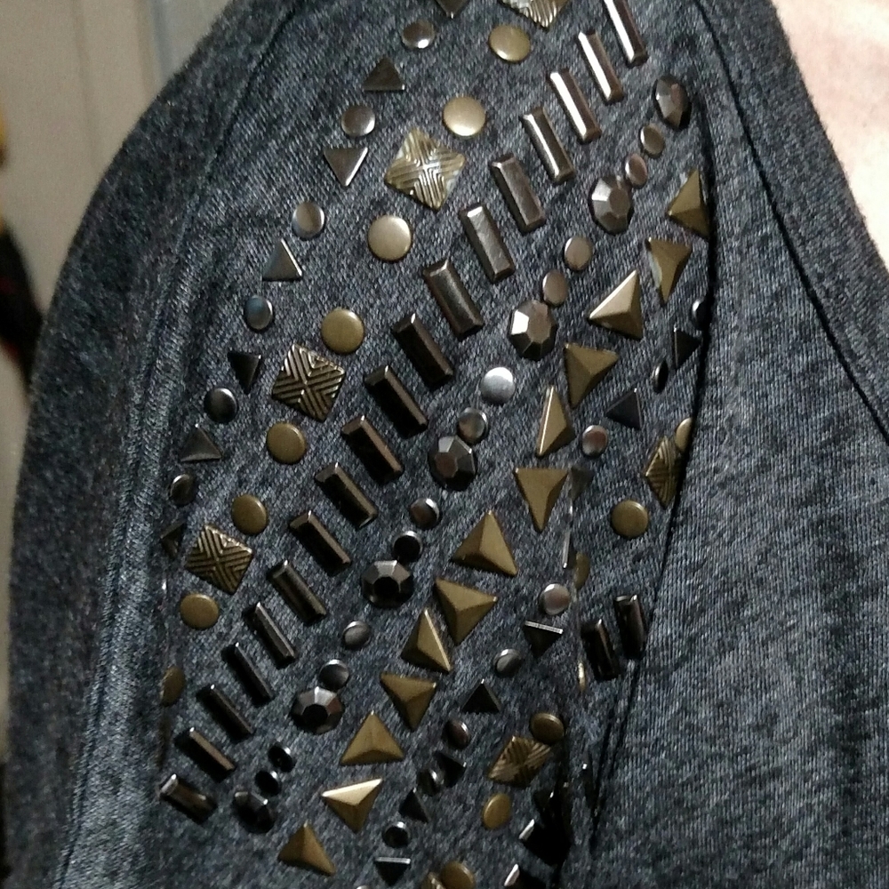 Maurice's tee w/studs